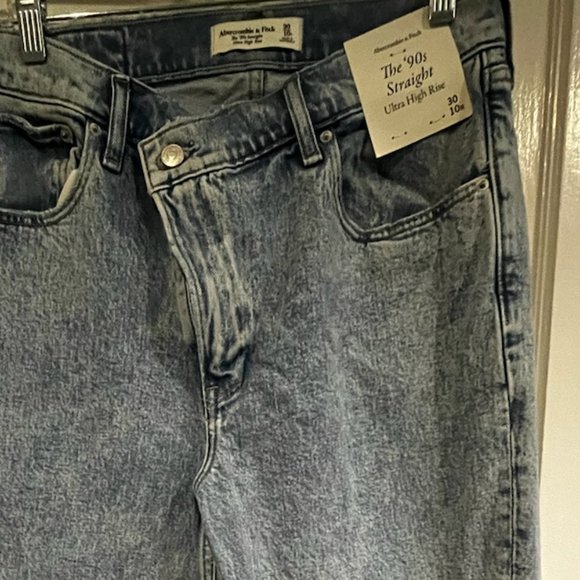Abercrombie & Fitch 10R The 90s Straight Ultra High Rise Jean Pant NWOT - Picture 4 of 4